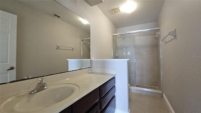 Building Photo - 12706 Somerset Oaks St