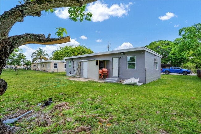 Building Photo - 26620 SW 138th Ct