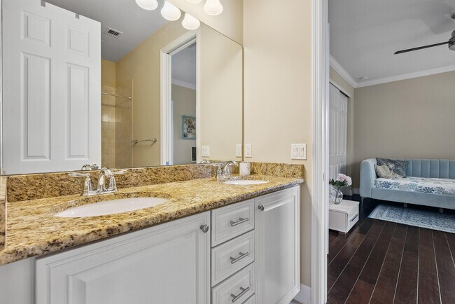 Building Photo - 2815 Sunbury Dr
