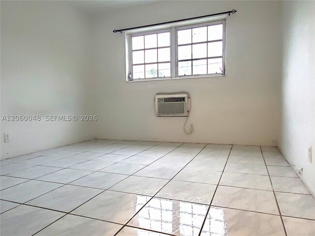 Building Photo - 6580 Santona St