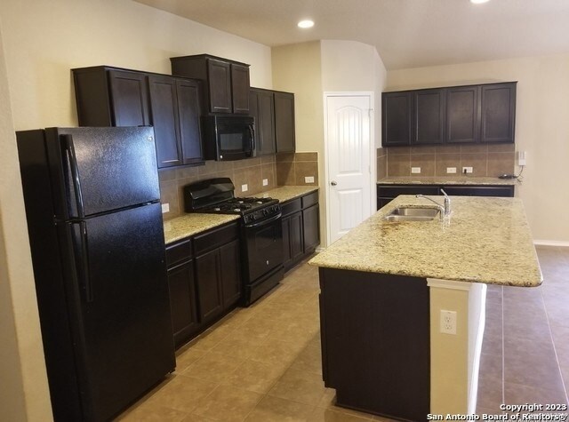 Building Photo - 446 Eastern Phoebe