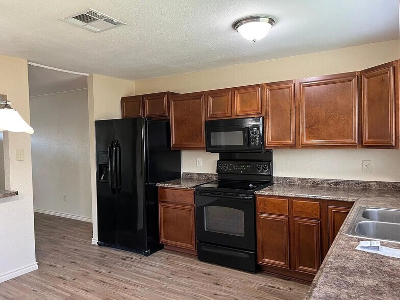 Building Photo - 11414 Cedar Corral Dr