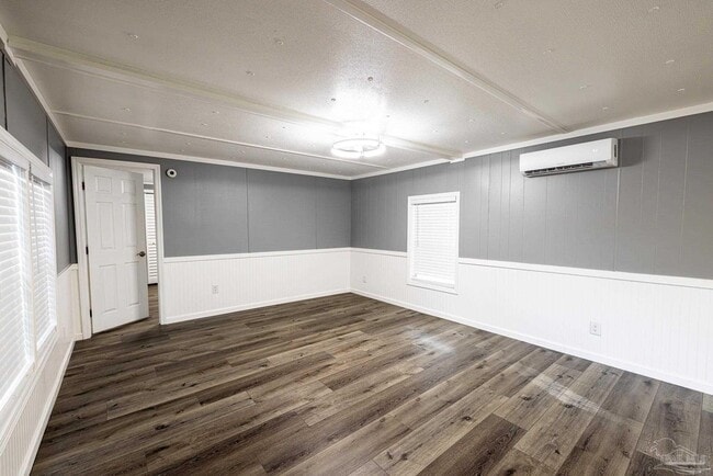 Building Photo - 4413 Basswood St