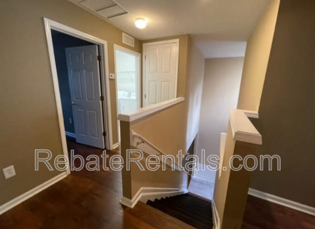 Building Photo - 11043 Castlemain Cir E