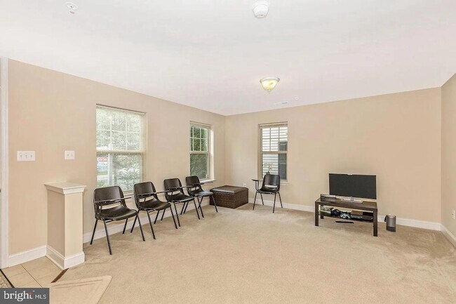 Building Photo - 11882 Country Squire Way