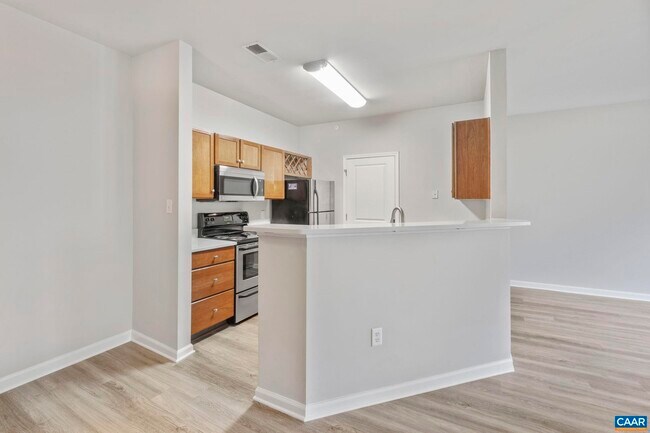 Building Photo - 745 Walker Square