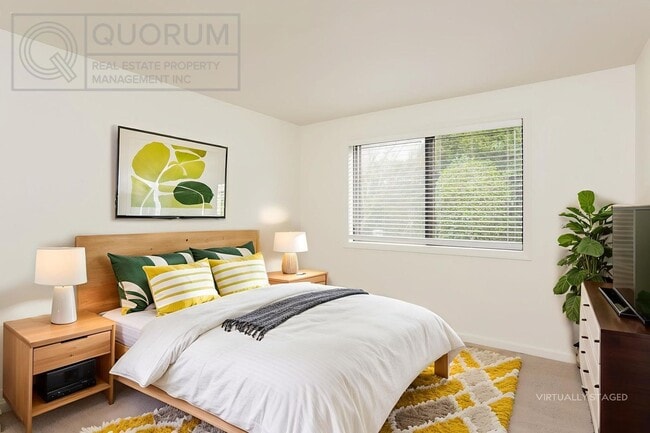 Building Photo - Beautiful 4 Bed 2 Bath House