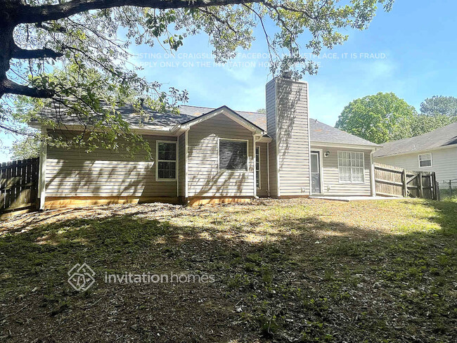 Building Photo - 1415 Oak Knoll Dr NE