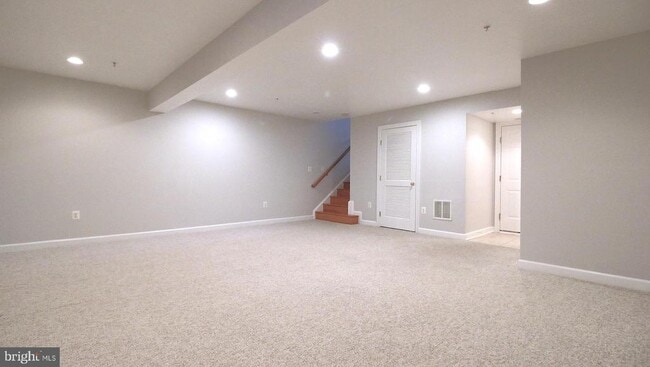 Building Photo - 7228 Fair Oak Dr