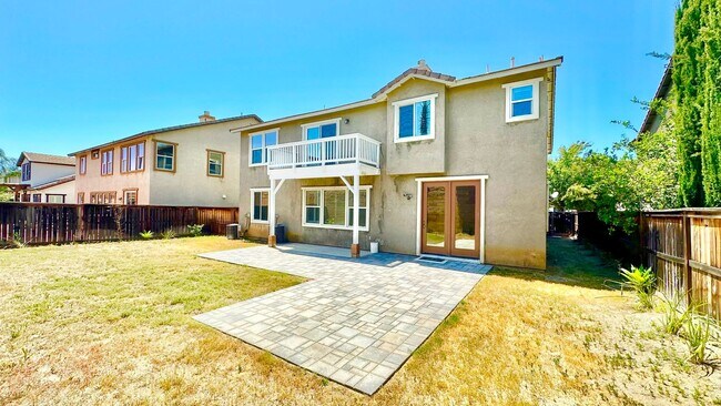 Building Photo - Wonderful Executive Style Two-Story Home i...