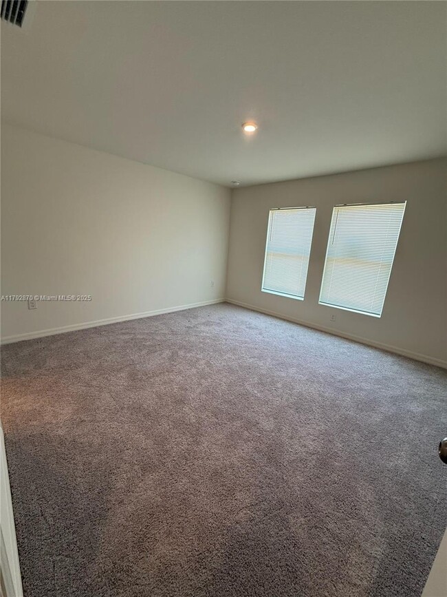 Building Photo - 858 Friendship Cir
