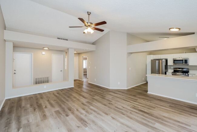 Building Photo - 4809 Pinon Dr