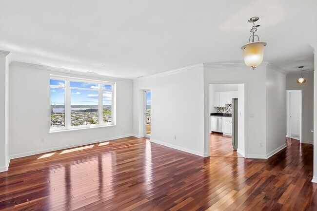 Building Photo - 100 Harborview Dr