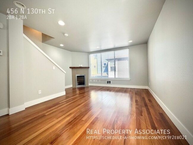 Building Photo - 456 N 130th St