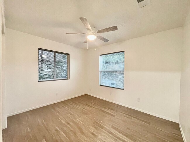 Building Photo - 1114/1116 Hazelton