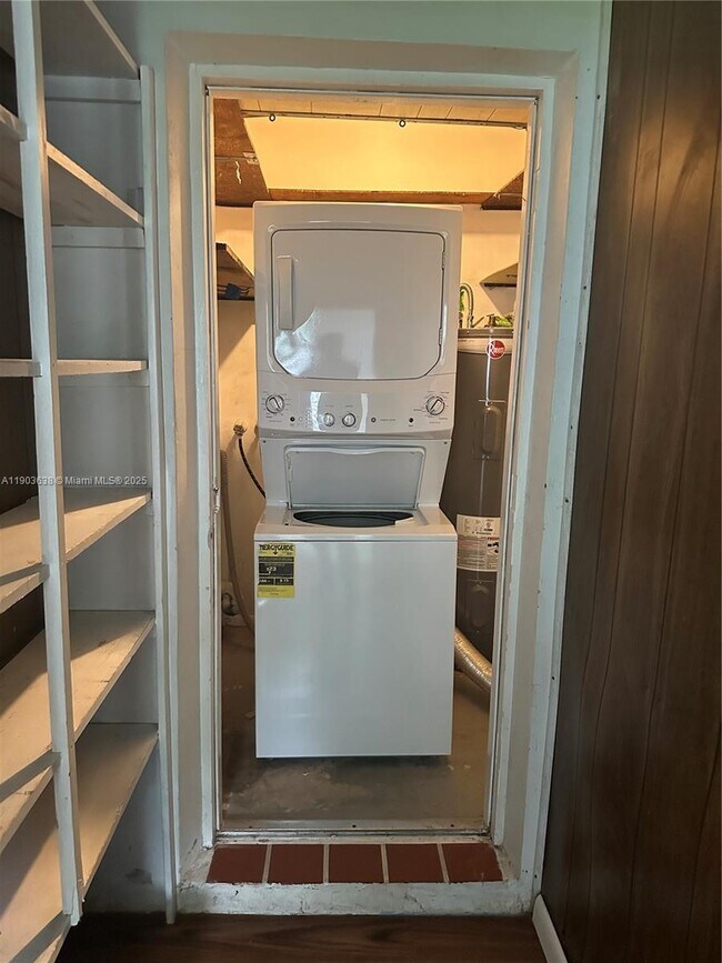 Building Photo - 8308 NW 57th Ct