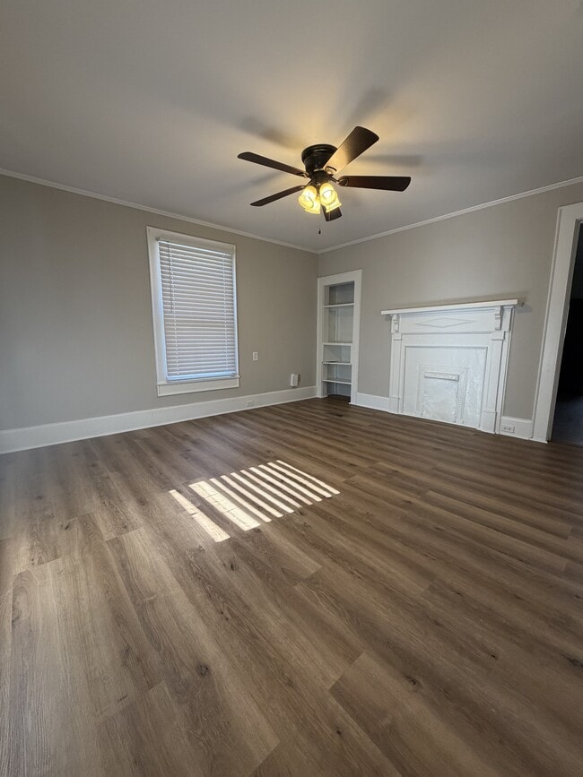 Building Photo - 140 Dillon St