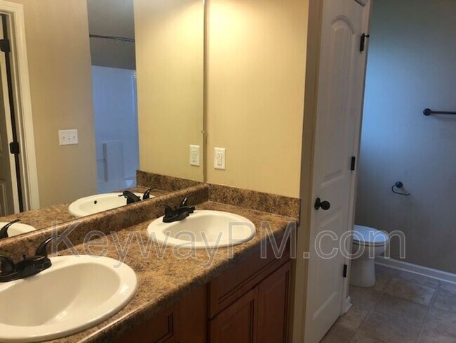 Building Photo - 1203 Derby Ln