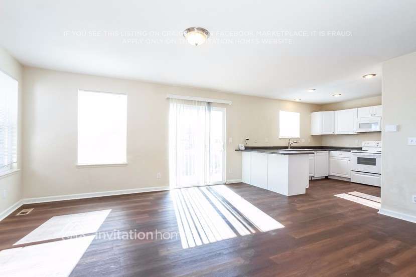 Building Photo - 11904 Kearney Cir