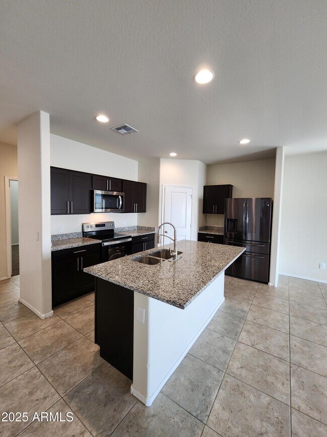 Building Photo - 1058 W Chimes Tower Dr