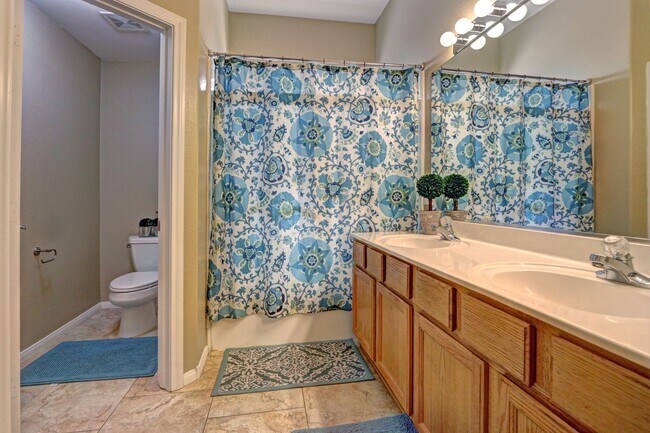 Building Photo - WONDERFUL HOME LOCATED IN DESIRABLE NORTH ...