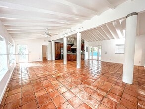 Building Photo - 3850 Crawford Ave