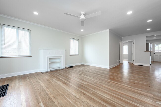 Building Photo - 1600 Elmwood Ave