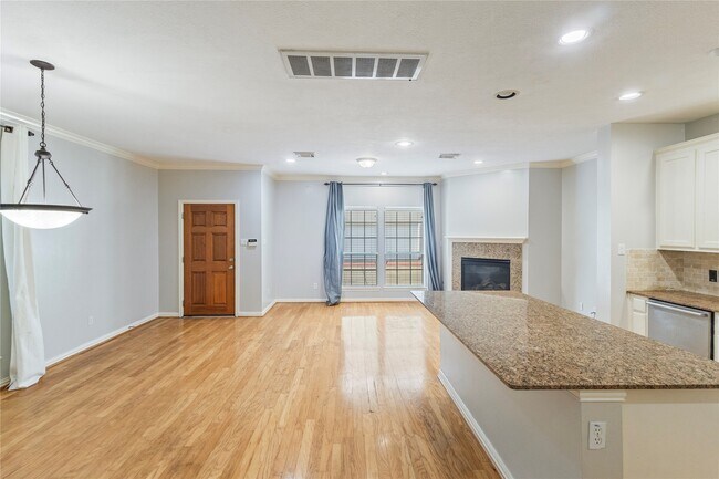 Building Photo - 7135 Harmony Cove
