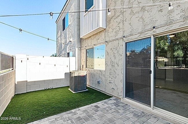 Building Photo - 2134 W Harmont Dr