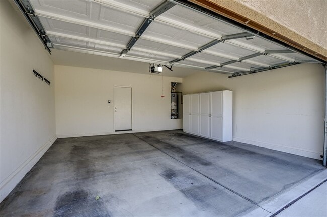 Building Photo - 3 bedrooms plus a den, 2 bath home in Brig...
