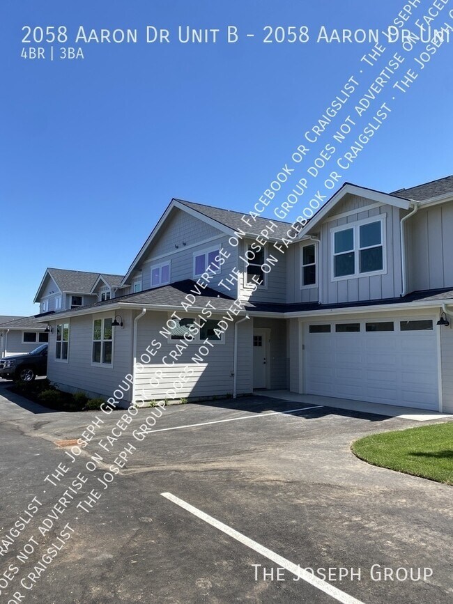 Building Photo - 2058 Aaron Dr