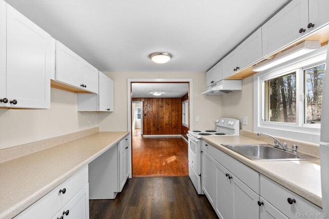 Building Photo - 288 Pine Hill Rd