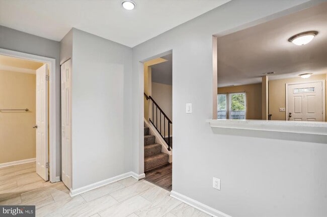 Building Photo - 2970 Schubert Dr