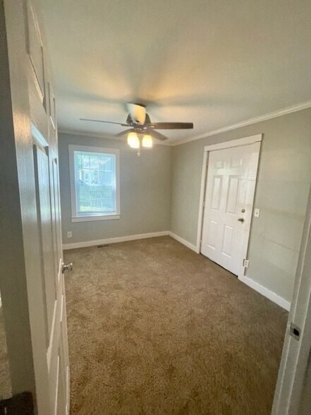 Building Photo - 112 Polk St