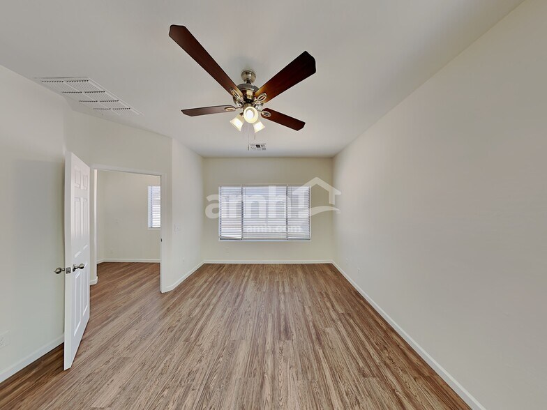 Building Photo - 2833 E Morenci Rd