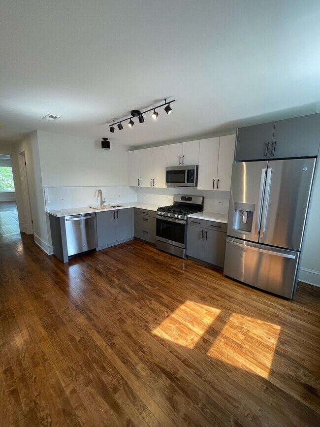 Building Photo - 3436 N Springfield Ave