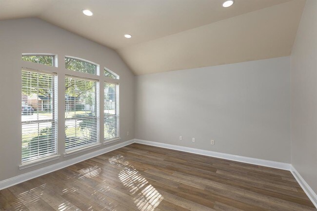 Building Photo - 13043 Sweetgum Shores Dr