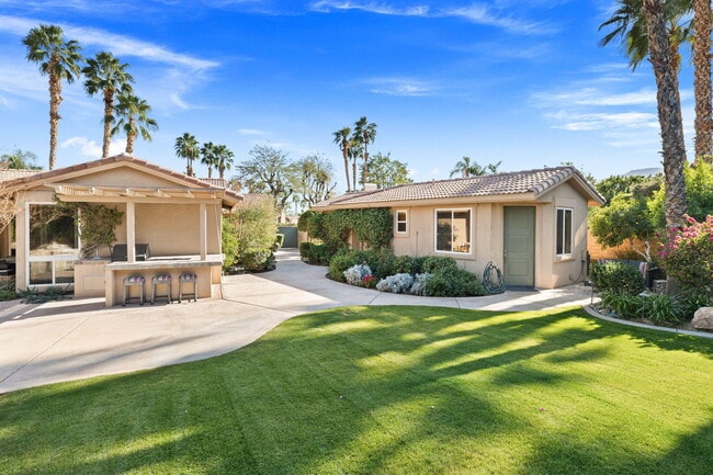 Building Photo - 49105 Casa Del Rio