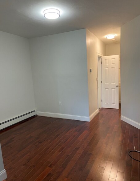 Building Photo - 74 Frankfort St