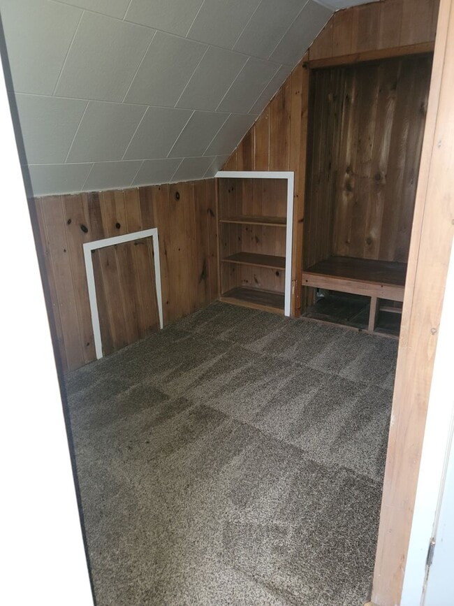 Building Photo - Charming, spacious Craftsman style Lakewood Home