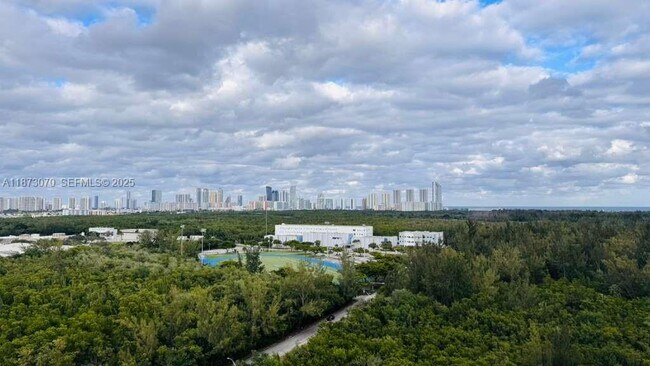 Building Photo - 15051 Royal Oaks Ln