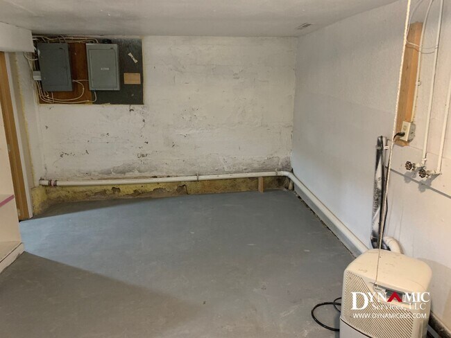 Building Photo - 4+ Bedroom, 2 Bath House By Augustana and USF