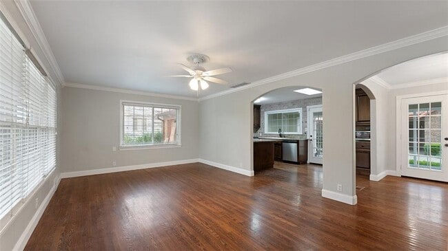 Building Photo - 1414 W Cypress St