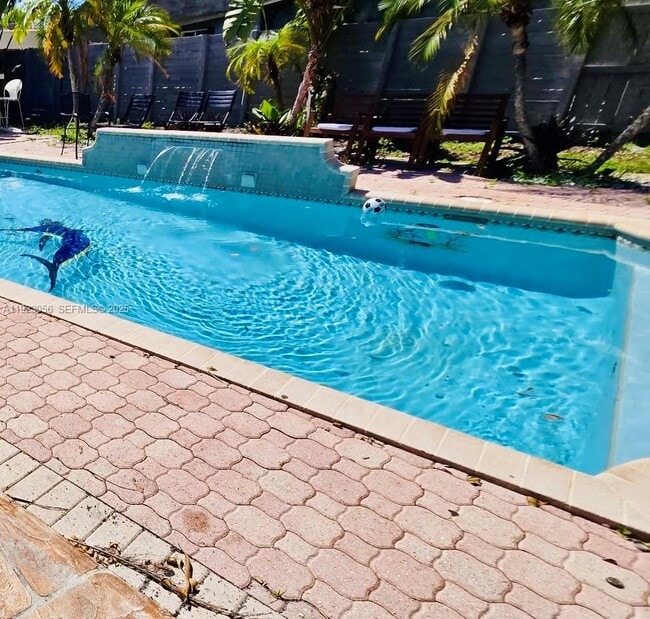 Building Photo - 1773 NE 50th St