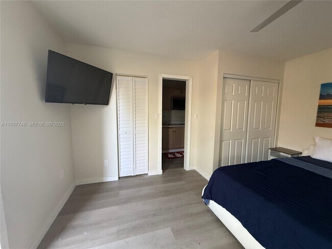 Building Photo - 10785 SW 26th St