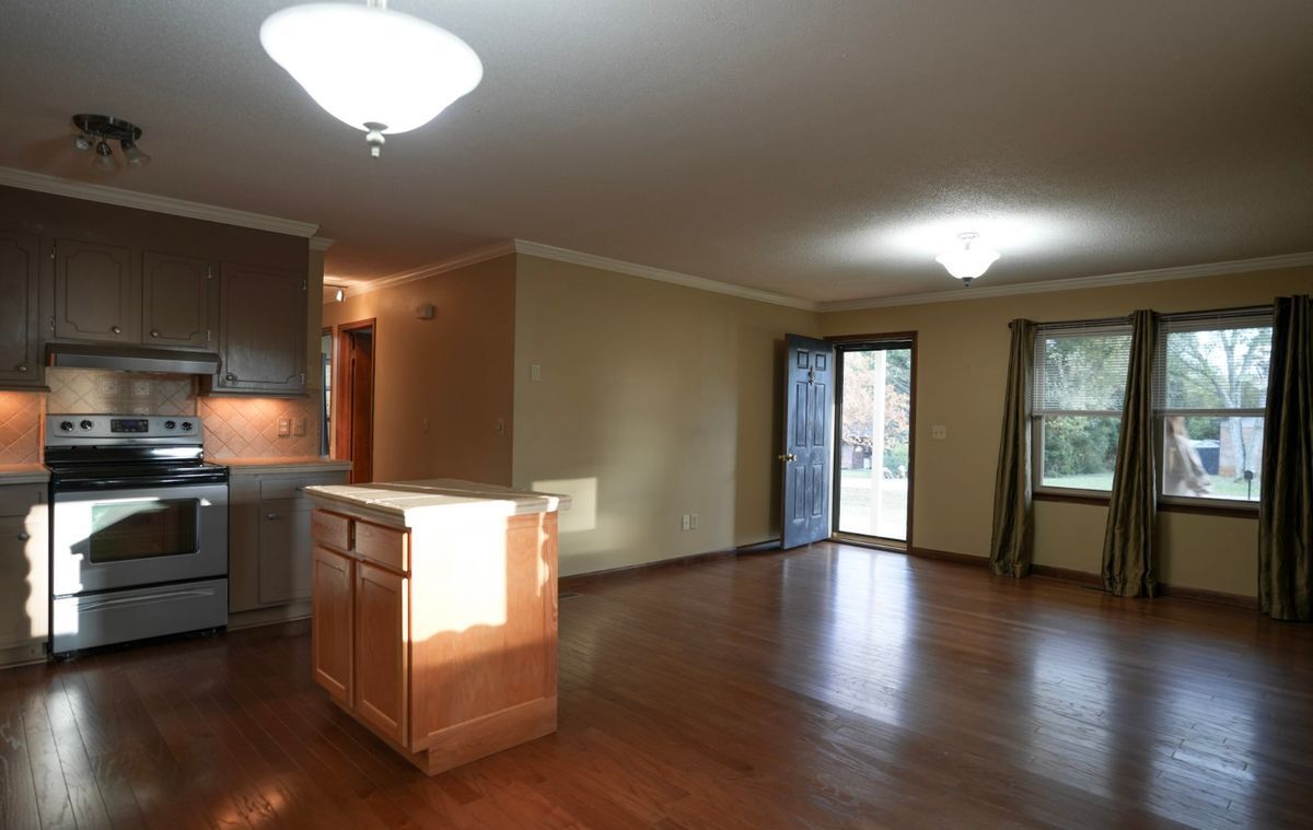 Building Photo - 116 Harriet Ln