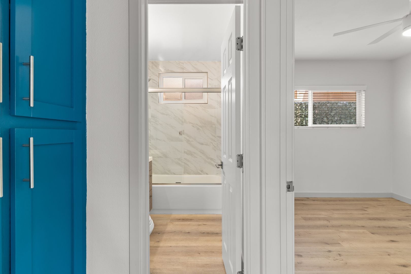 Building Photo - 1078 E 7th St