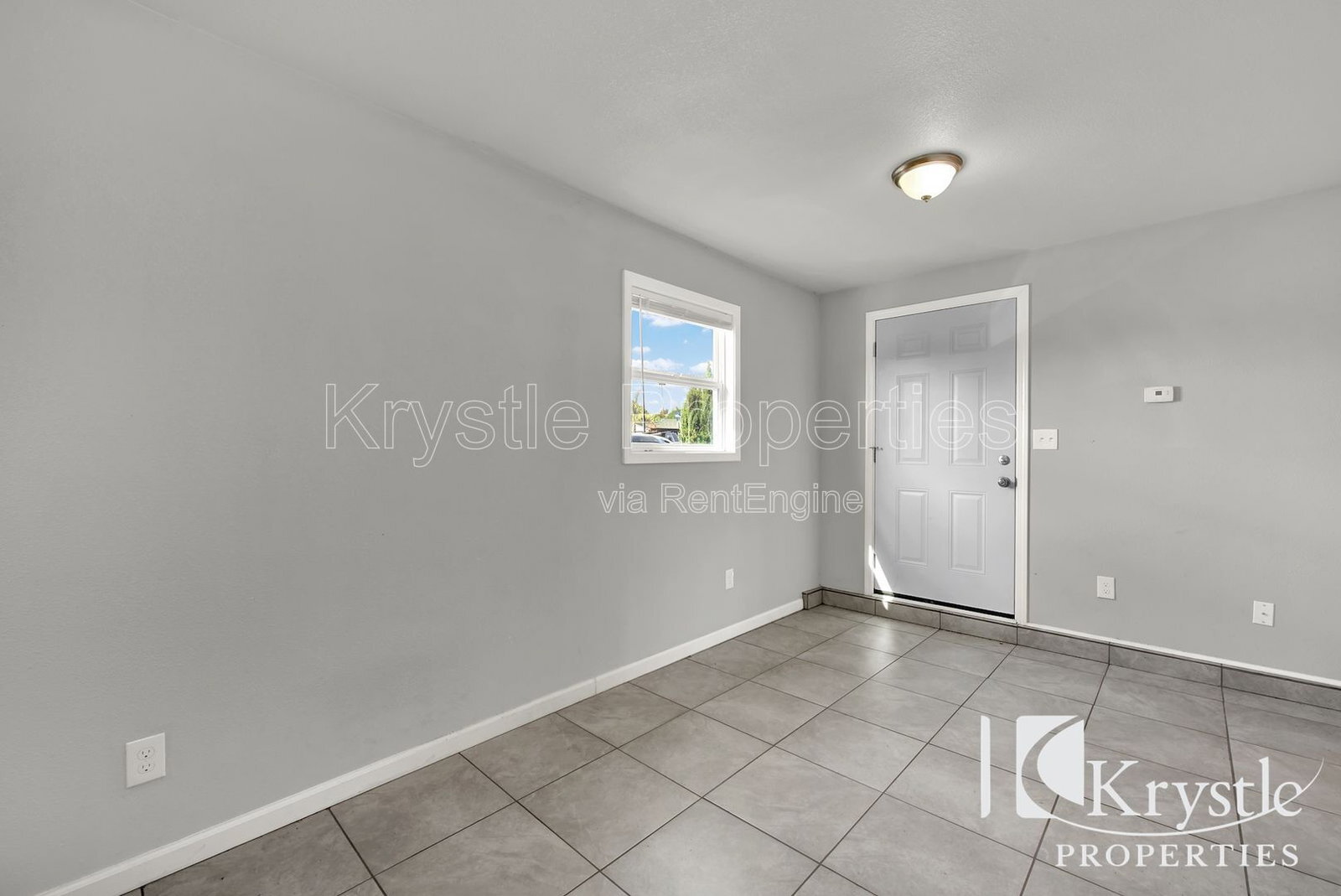 Building Photo - 714 Gateway Dr