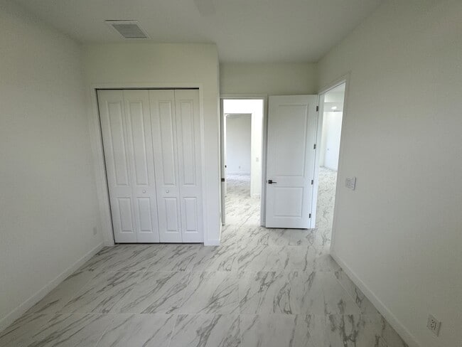 Building Photo - 1247 Kismet Pkwy