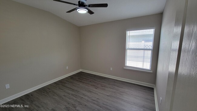 Building Photo - 2735 Woodsdale Dr
